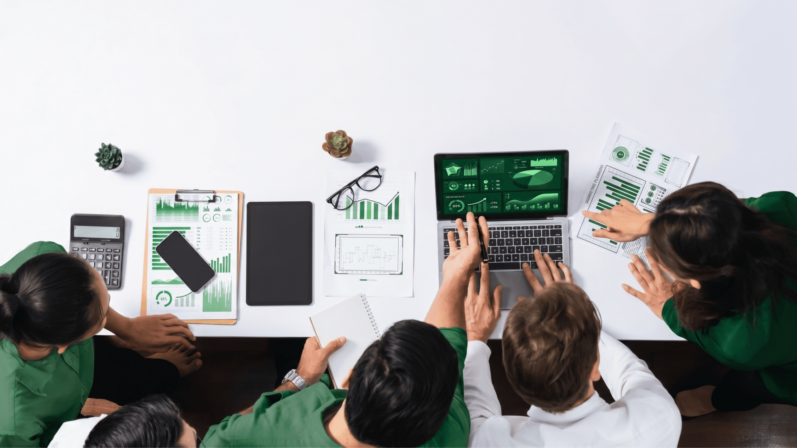 Retail collaboration tools helping multi-branch store managers stay aligned on daily operations